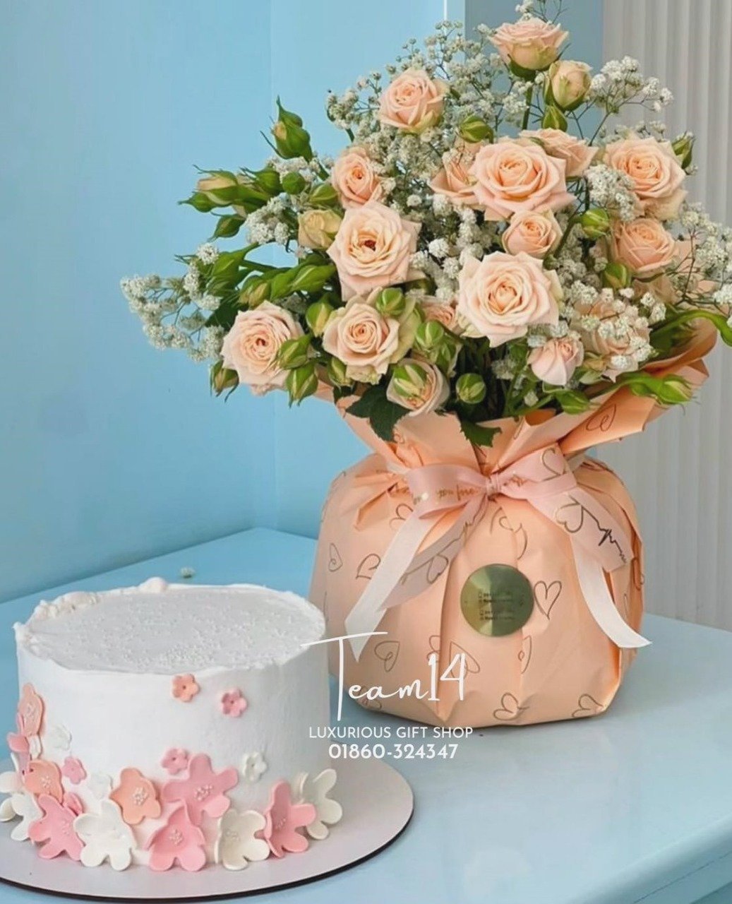 Luxury Cake Hamper with Rose Bouque